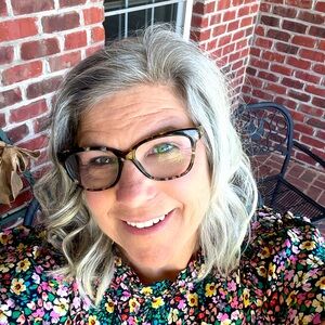 Meet your Posher, Angie